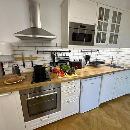 Karlin Oasis 2-Bedroom Apartment Прага Екстер'єр фото