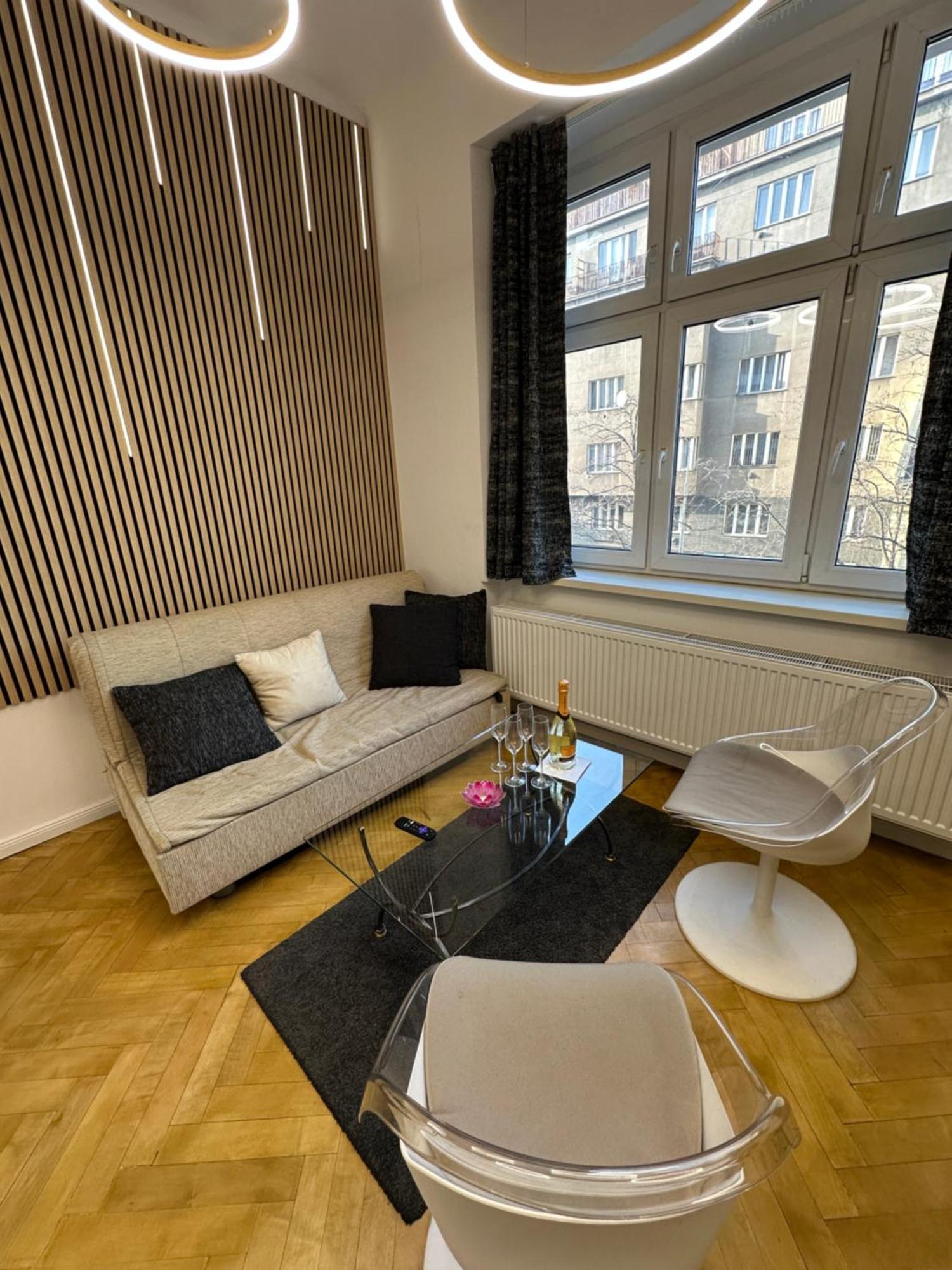 Karlin Oasis 2-Bedroom Apartment Прага Екстер'єр фото
