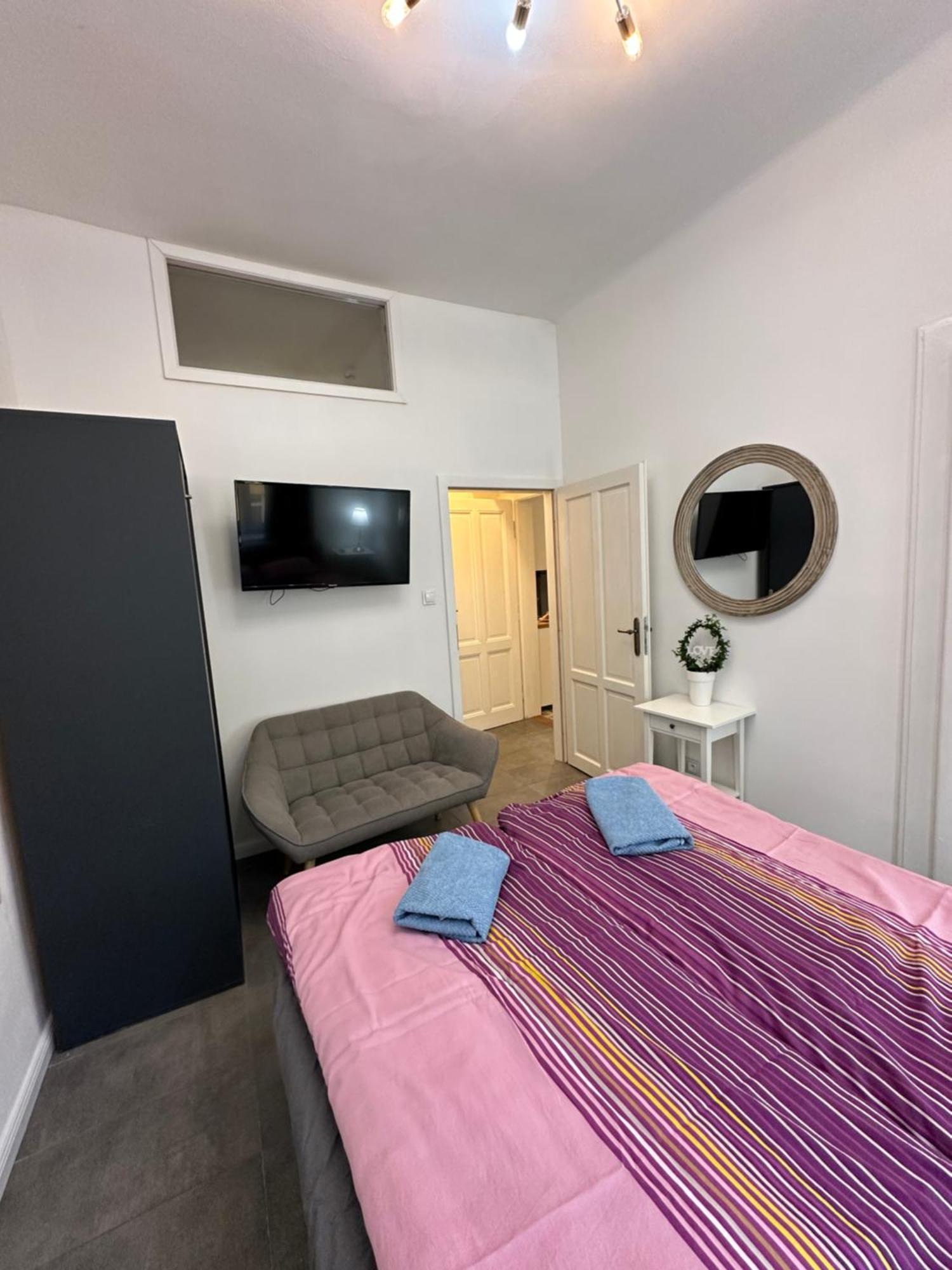 Karlin Oasis 2-Bedroom Apartment Прага Екстер'єр фото