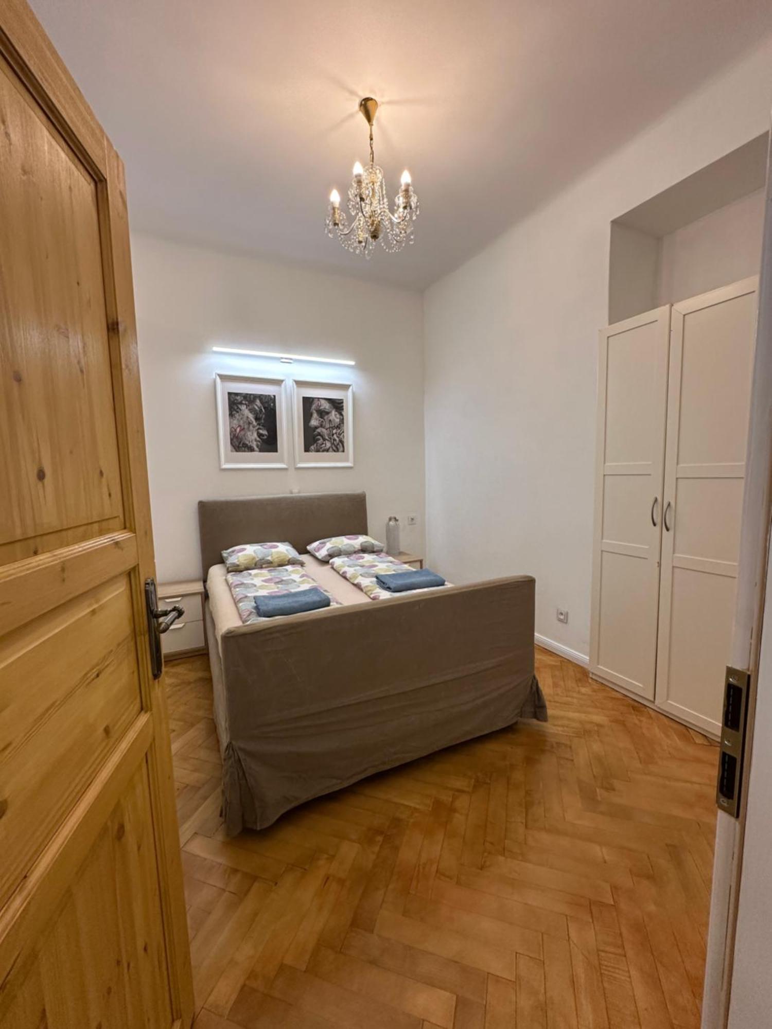 Karlin Oasis 2-Bedroom Apartment Прага Екстер'єр фото