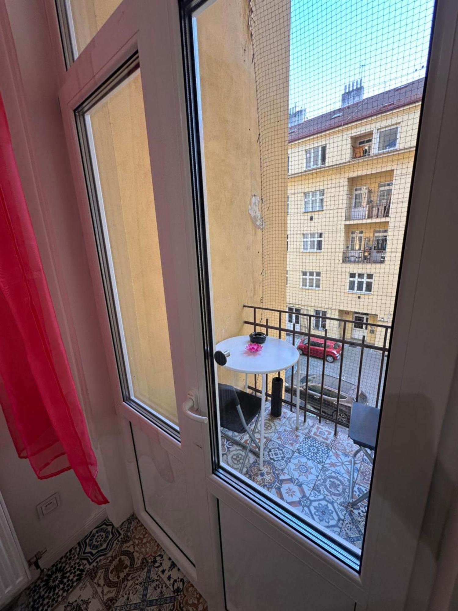 Karlin Oasis 2-Bedroom Apartment Прага Екстер'єр фото