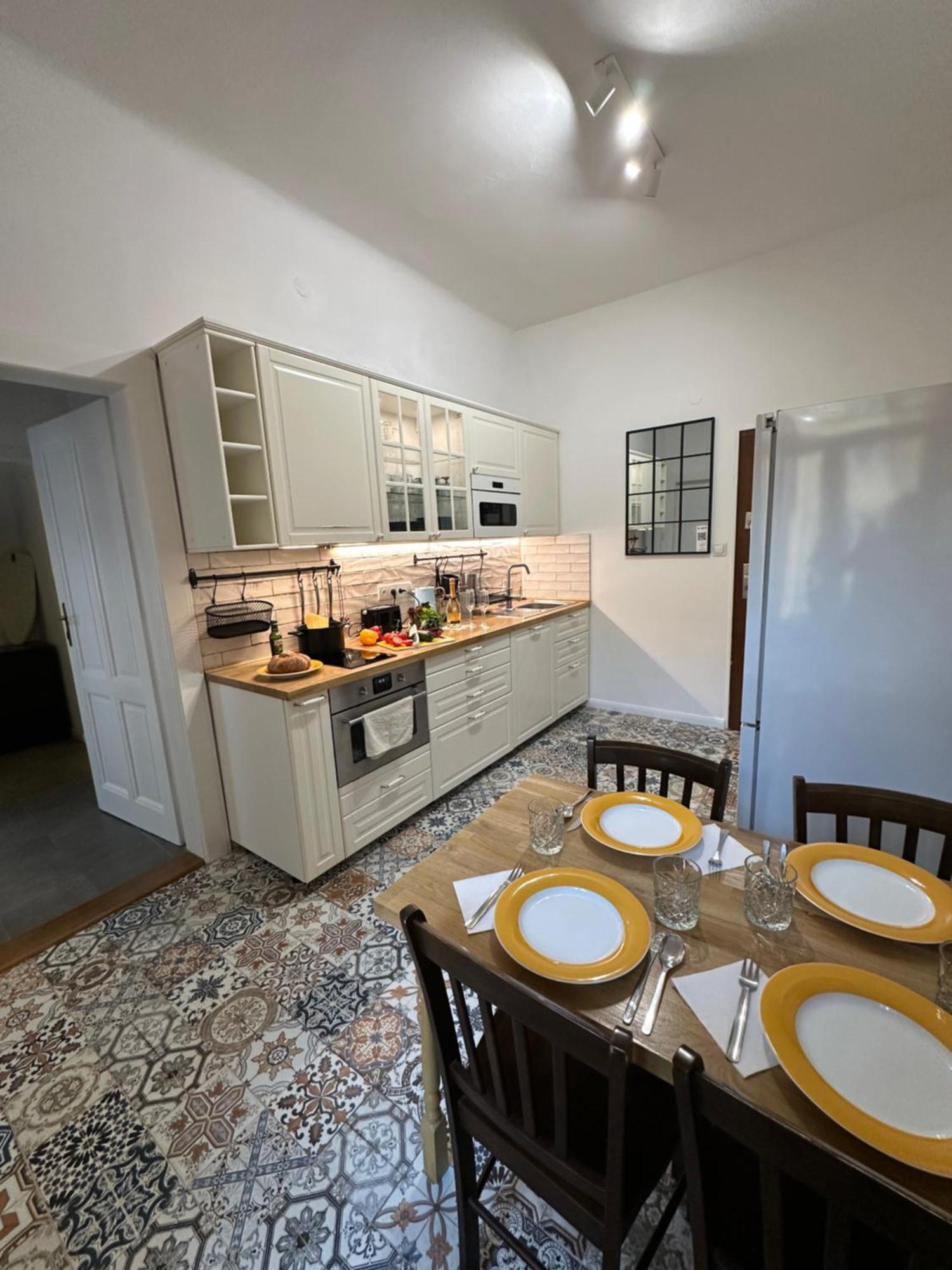 Karlin Oasis 2-Bedroom Apartment Прага Екстер'єр фото
